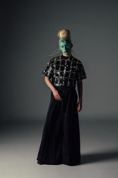 Camisa Crop “Relic Net” - Arte y Moda en Movimiento