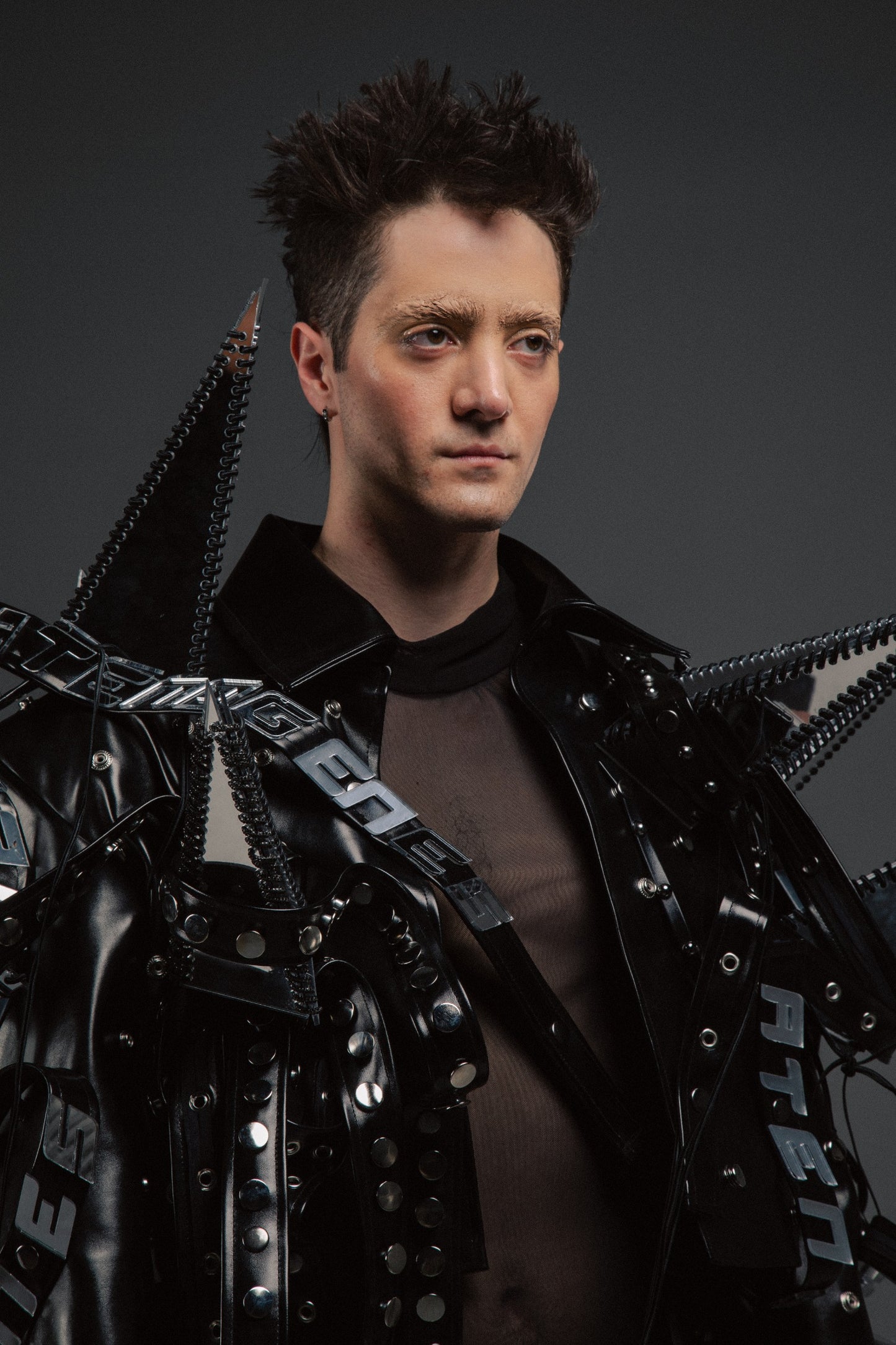 Chamarra “Armor Rebel” - Pieza Statement Futurista