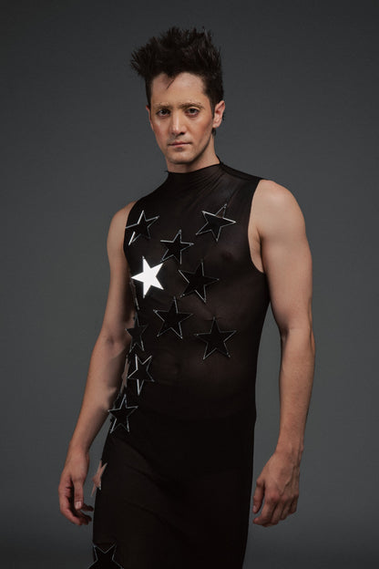 “Shooting Star Dress” - Minimalismo Futurista con Detalles Cósmicos