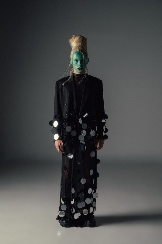 “Lunar Eclipse Coat” - Misterio y Reflejos Cósmicos