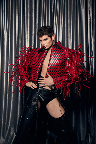 Chamarra “Crimson Frenzy” - Poder y Movimiento en Clave Glam Rock